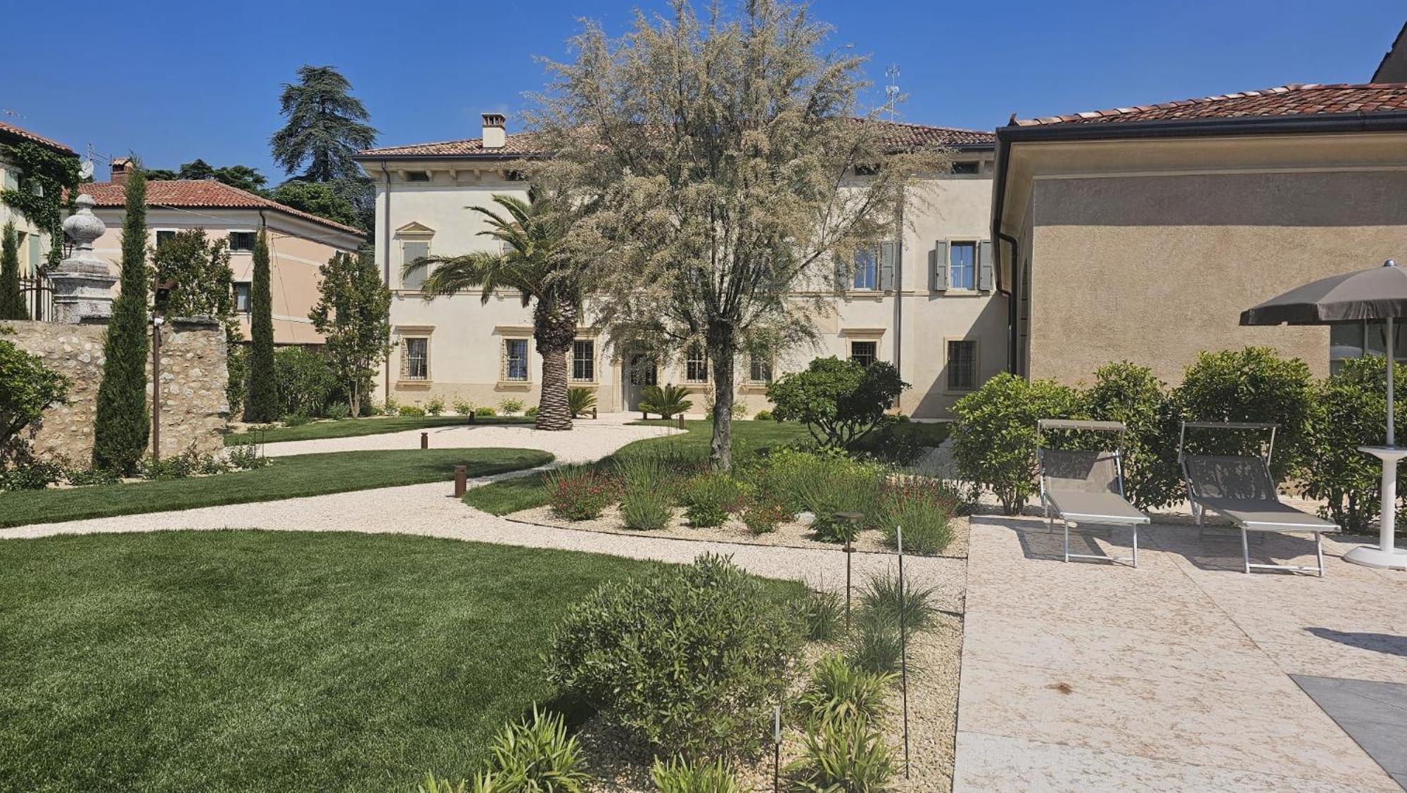 Villa Tosi - Luxury Apartments In Villa Veneta Tregnago Экстерьер фото
